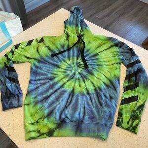 Carbon. Tie dye hoodie